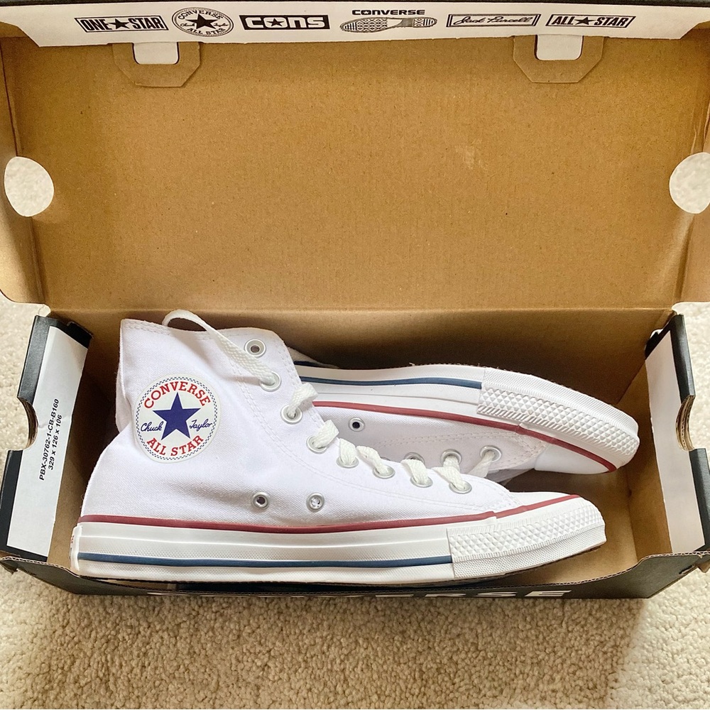 Unisex Converse White Chuck Taylor High Top (New with box)